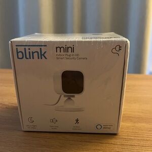 Blink Mini Indoor Plug-in HD Smart Security Camera